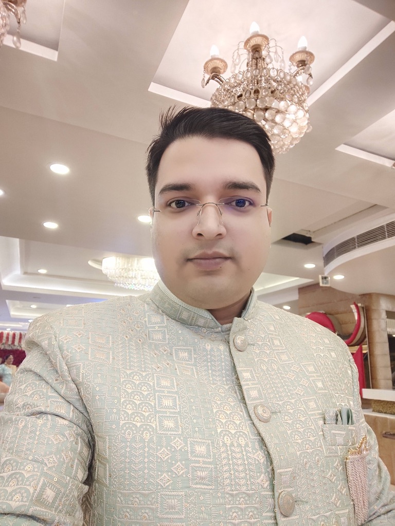 Shubham Tiwari - Digital Marketing Expert